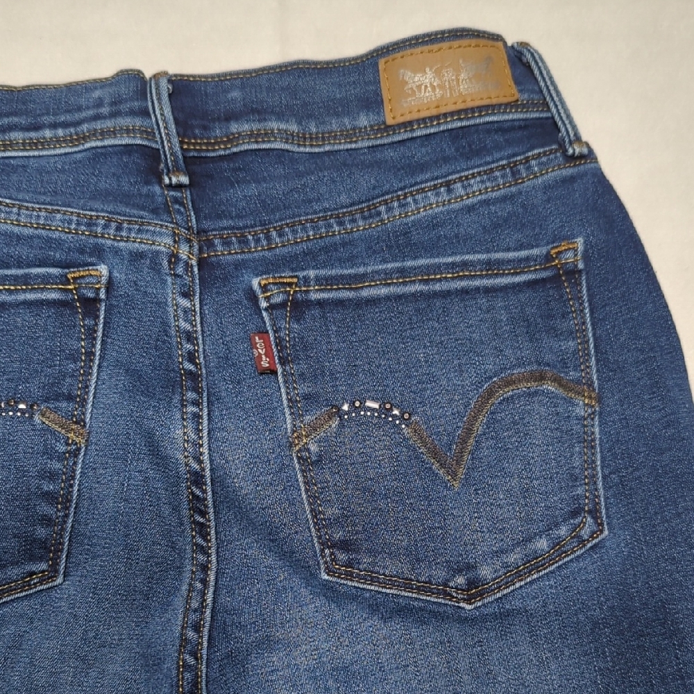 Levi's 512 Perfect Slimming Bootcut Medium Wash Women's Jeans Size 6 (28)